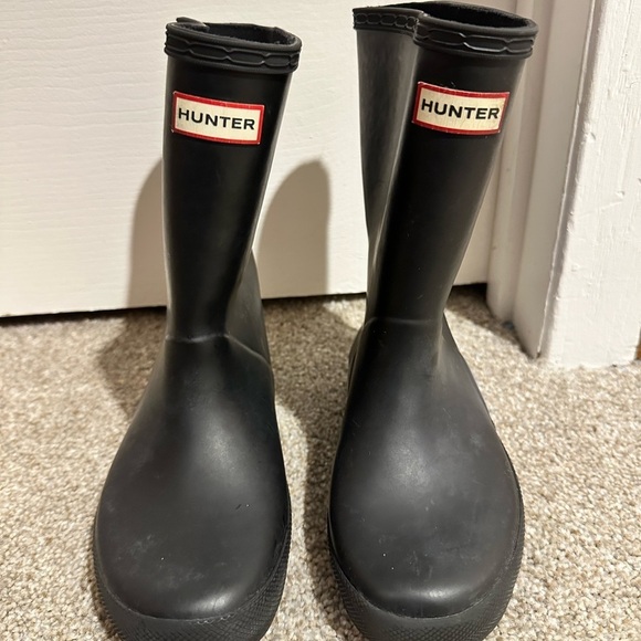 Hunter Black Rain Boots - Picture 1 of 12